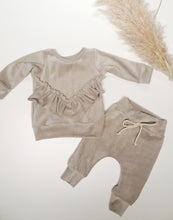 Lade das Bild in den Galerie-Viewer, COZY SWEATER BEIGE